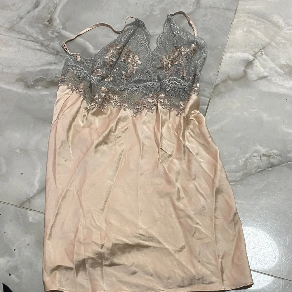 Elegant Lace Trim Chemise in Gray and Cream - Picture 1 of 5